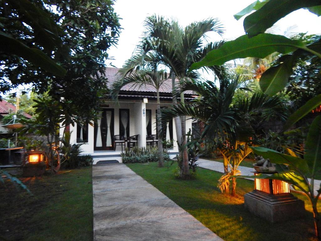 Giri Sari Guest House بيموتيران المظهر الخارجي الصورة